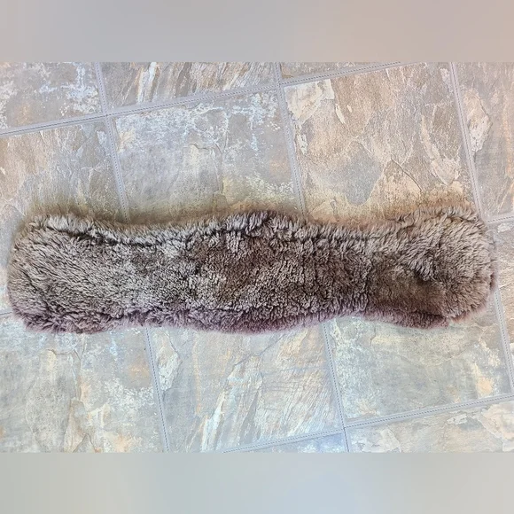 LeMieux Brown Sheepskin Dressage Girth Cover, XL - Picture 2 of 5